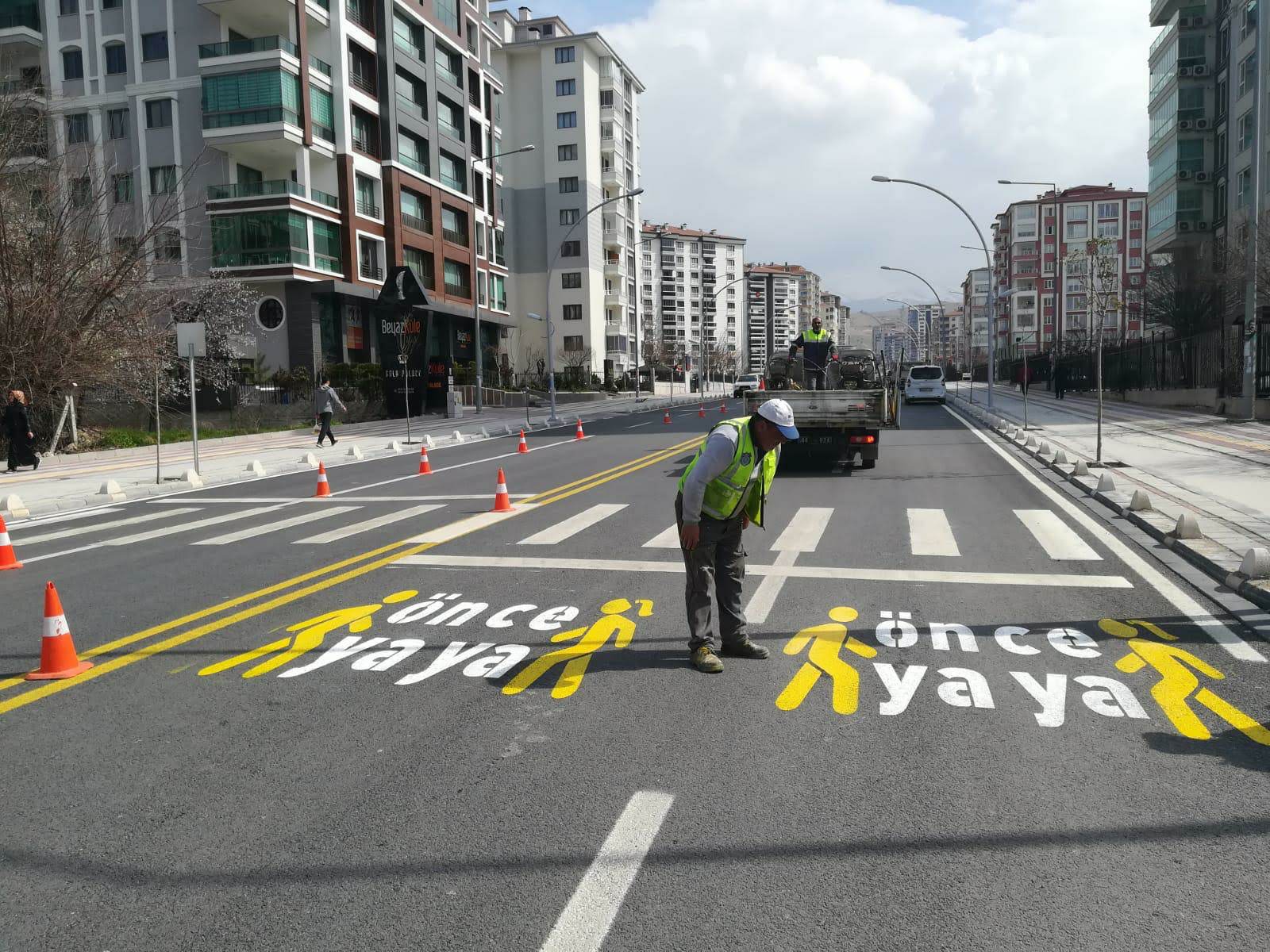 Yaya Geçidi Çizgileri